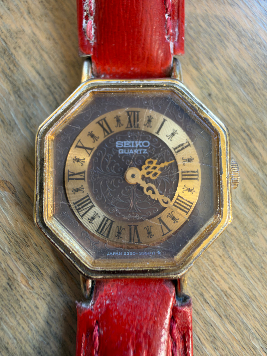 Seiko Women's Vintage Quartz Watch 2320-6519 – Octagonal Gold Tone 21mm