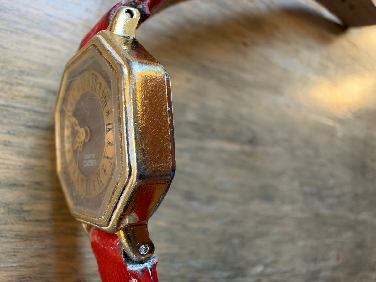 Seiko Women's Vintage Quartz Watch 2320-6519 – Octagonal Gold Tone 21mm