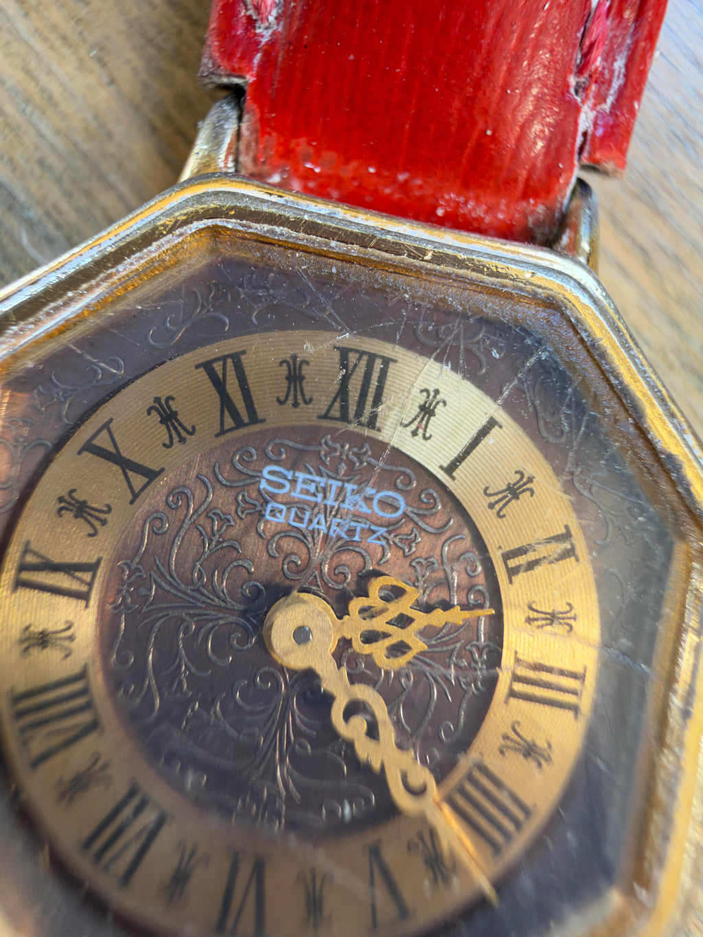 Seiko Women's Vintage Quartz Watch 2320-6519 – Octagonal Gold Tone 21mm