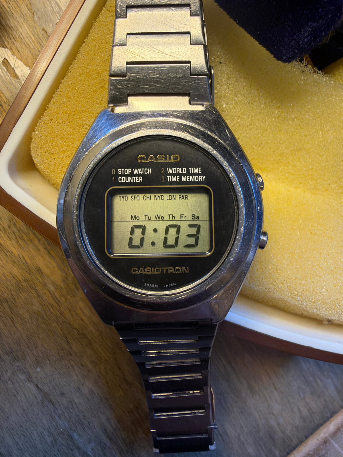 Vintage Casio Casiotron R-17 Digital Watch World Time Original Box Untested