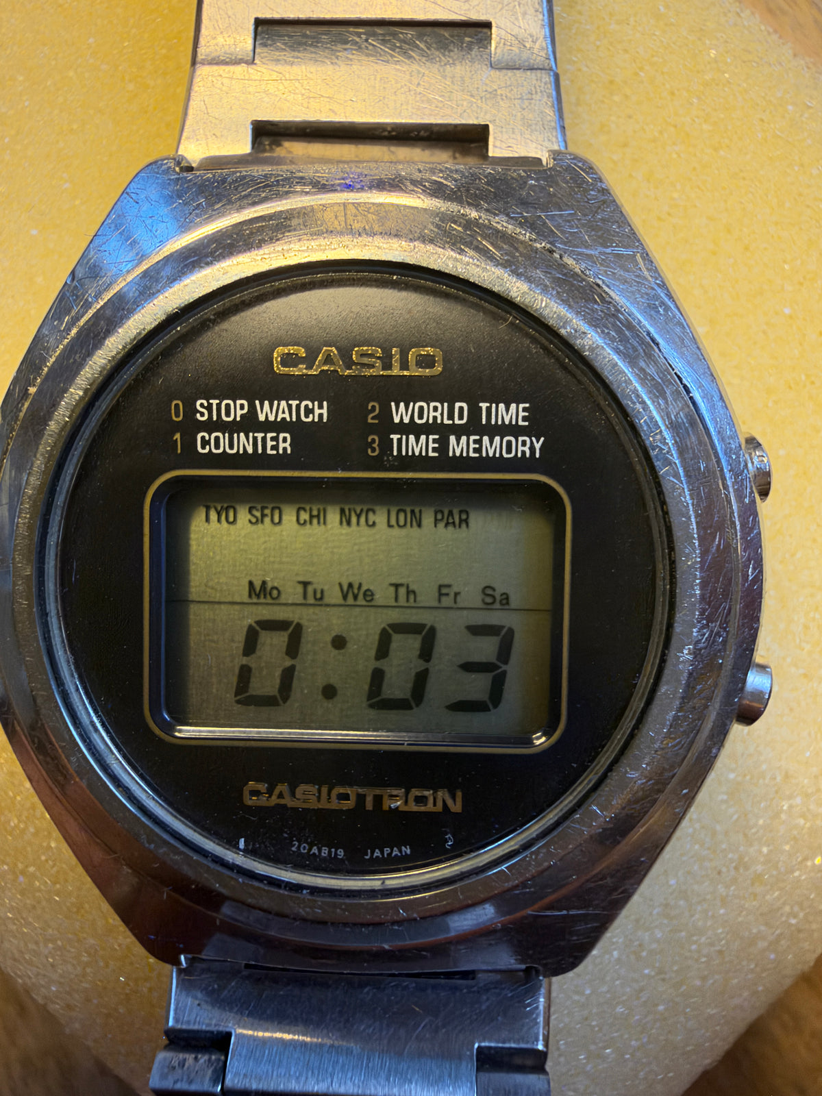 Vintage Casio Casiotron R-17 Digital Watch World Time Original Box Untested