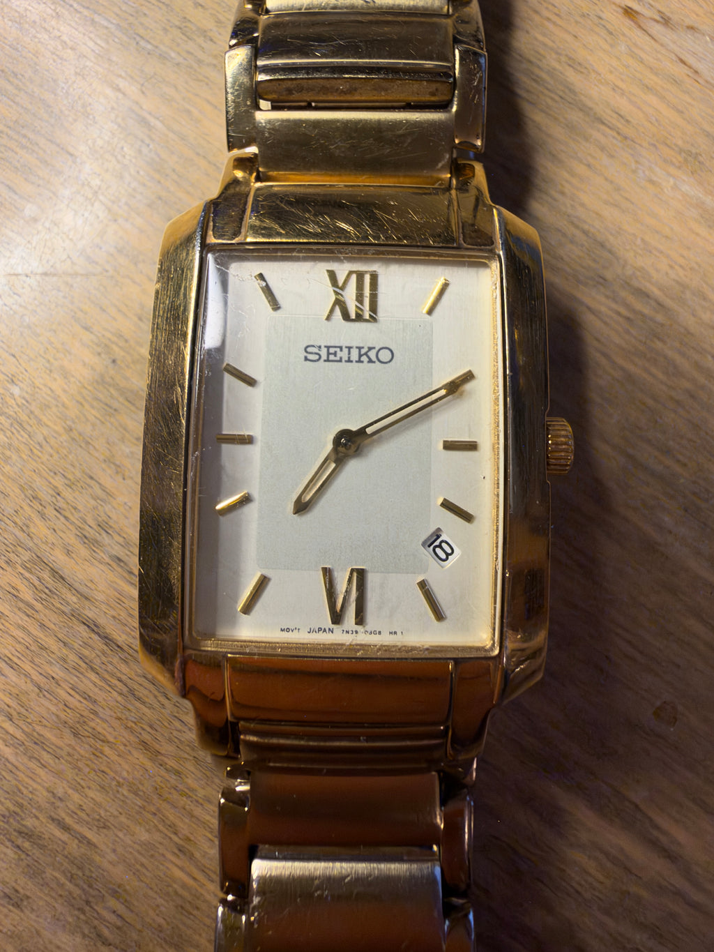Seiko 7N39-0AG0 Rectangular Gold Tone Quartz Watch 27x36mm – Working