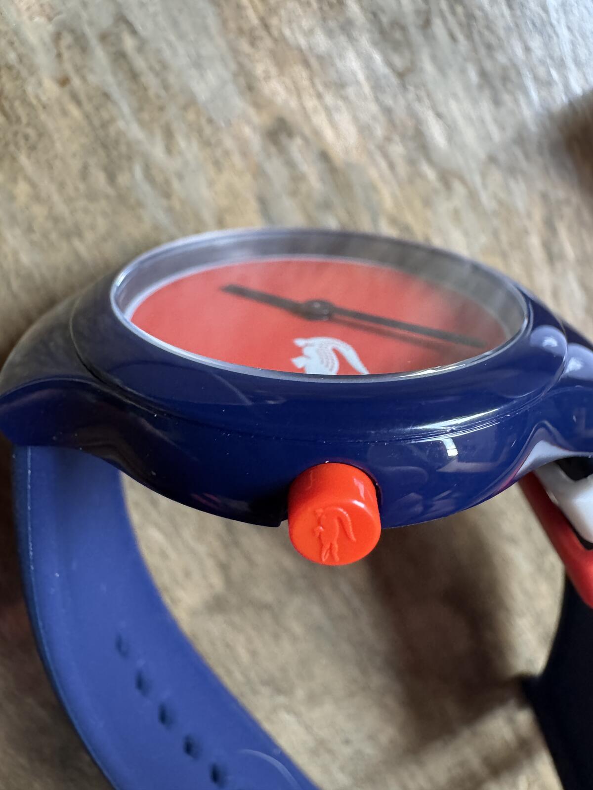 Lacoste LC.90.4.47.2654 – Bold Minimalist Watch