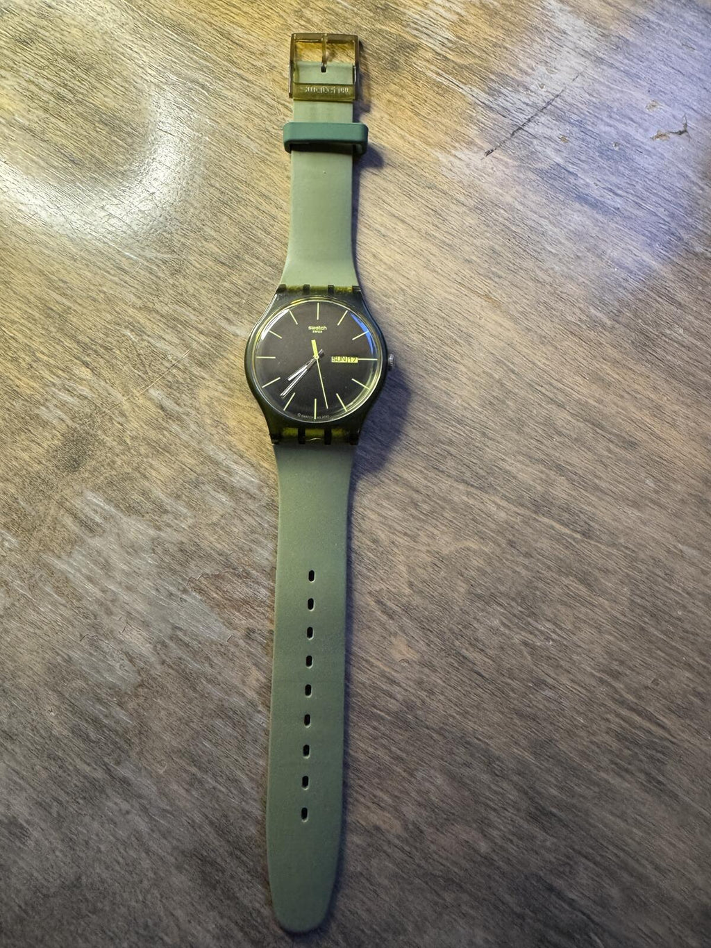Swatch Olive Rebel SUOG700