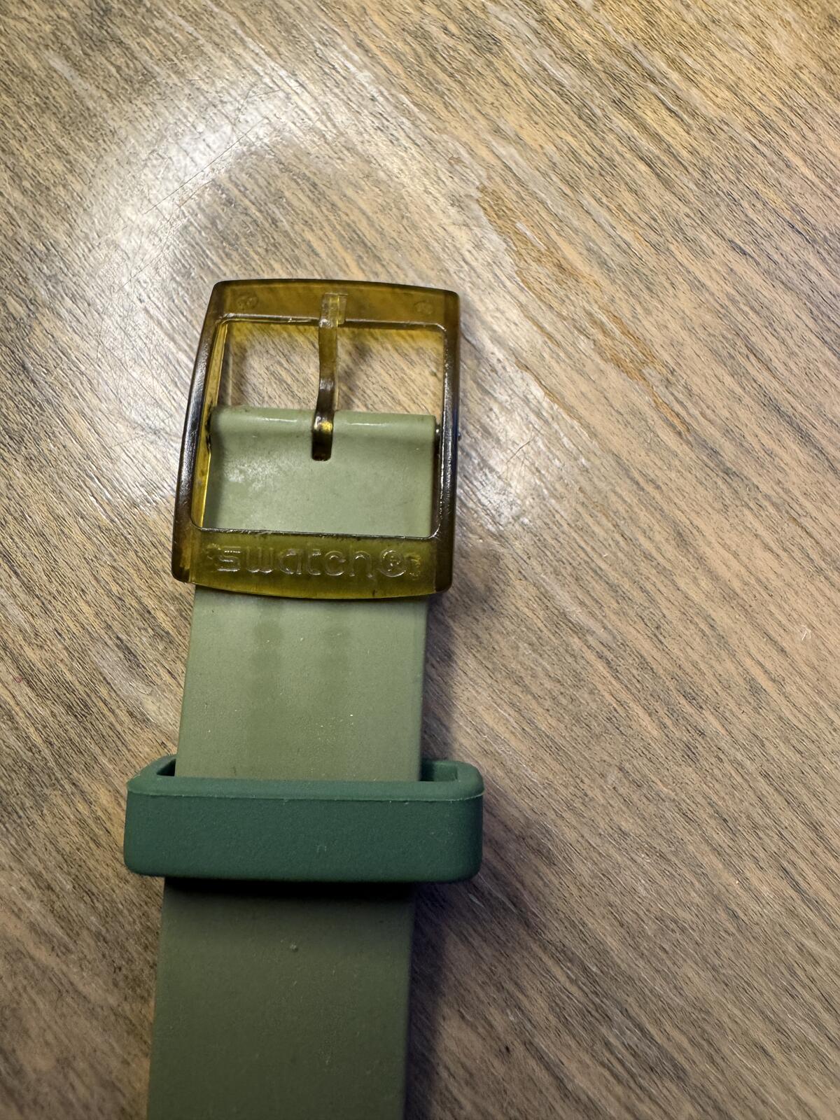 Swatch Olive Rebel SUOG700