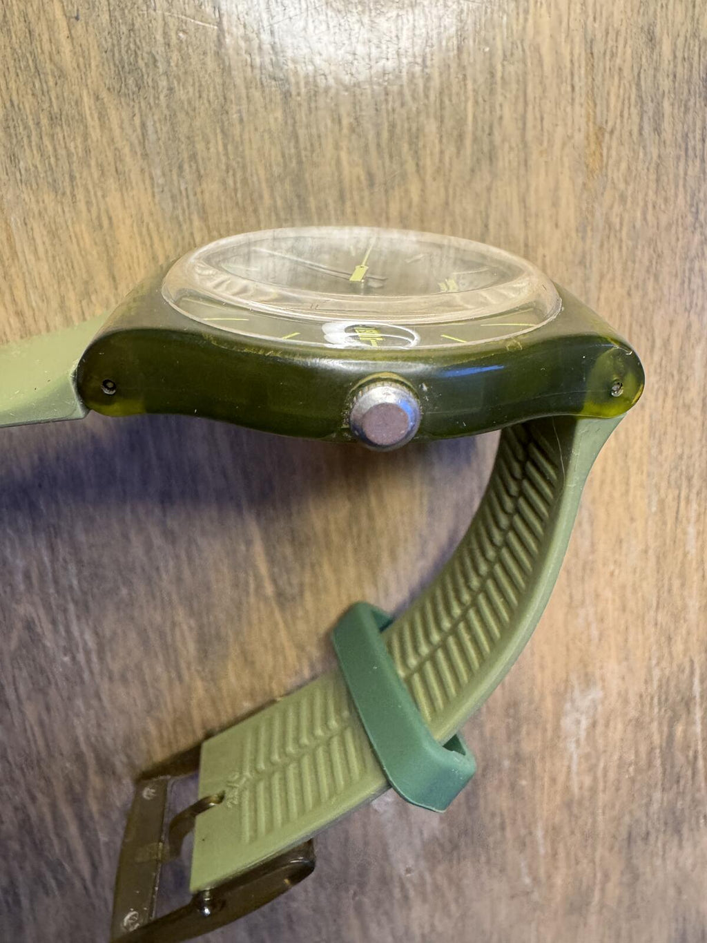 Swatch Olive Rebel SUOG700