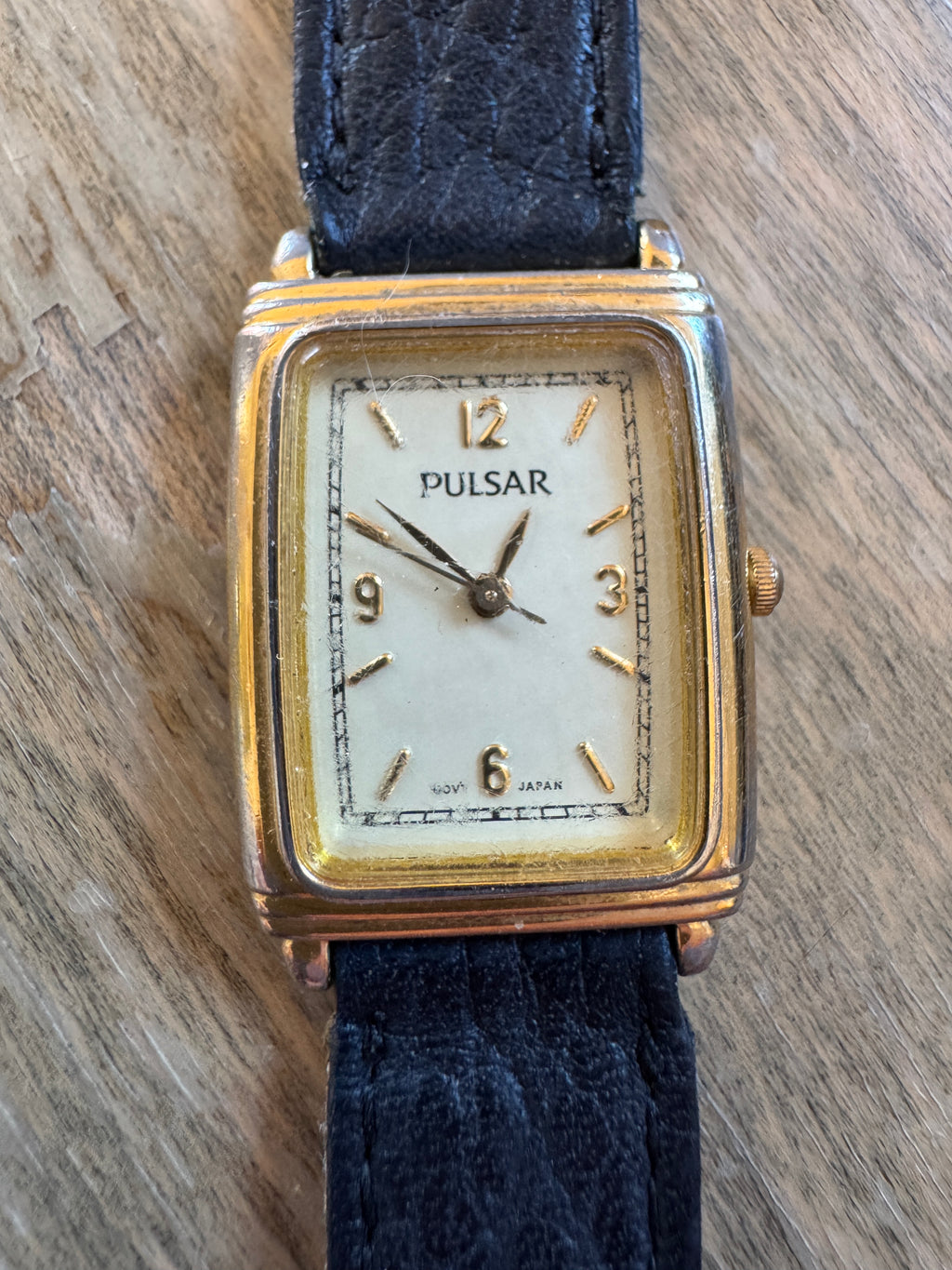 Vintage Pulsar Women’s Tank Watch V501-X029 – Gold Tone Quartz