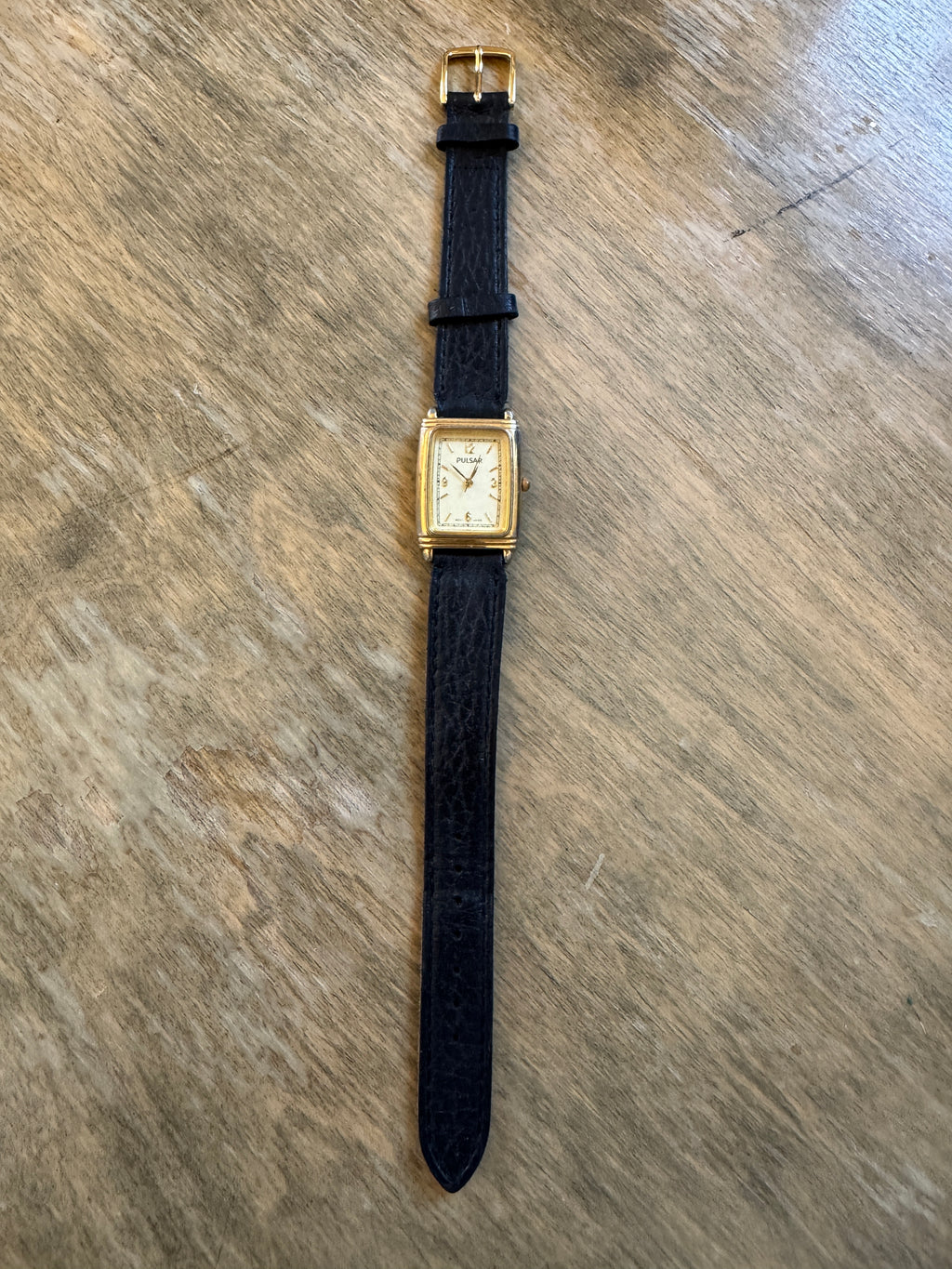 Vintage Pulsar Women’s Tank Watch V501-X029 – Gold Tone Quartz