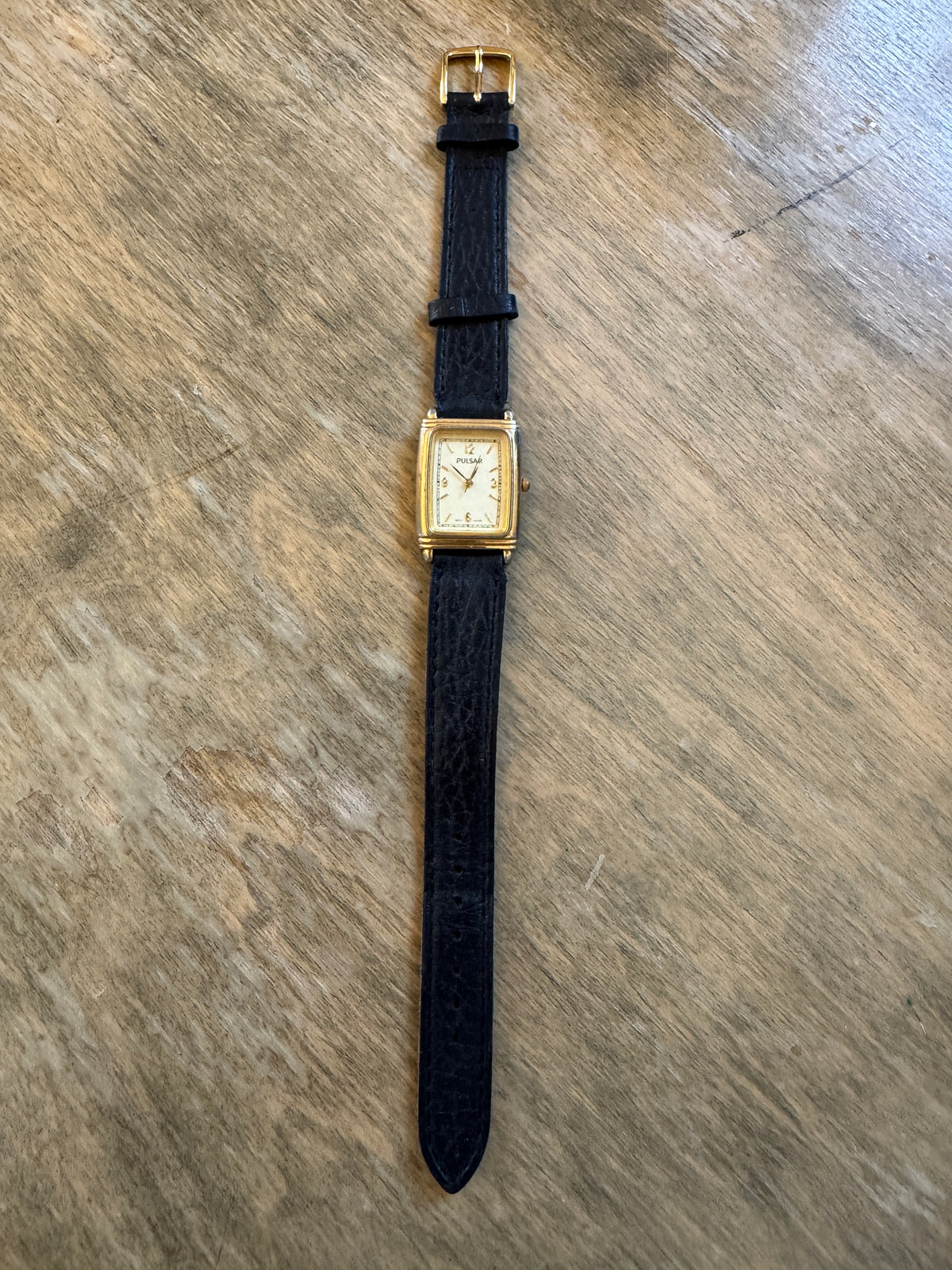 Vintage Pulsar Women’s Tank Watch V501-X029 – Gold Tone Quartz