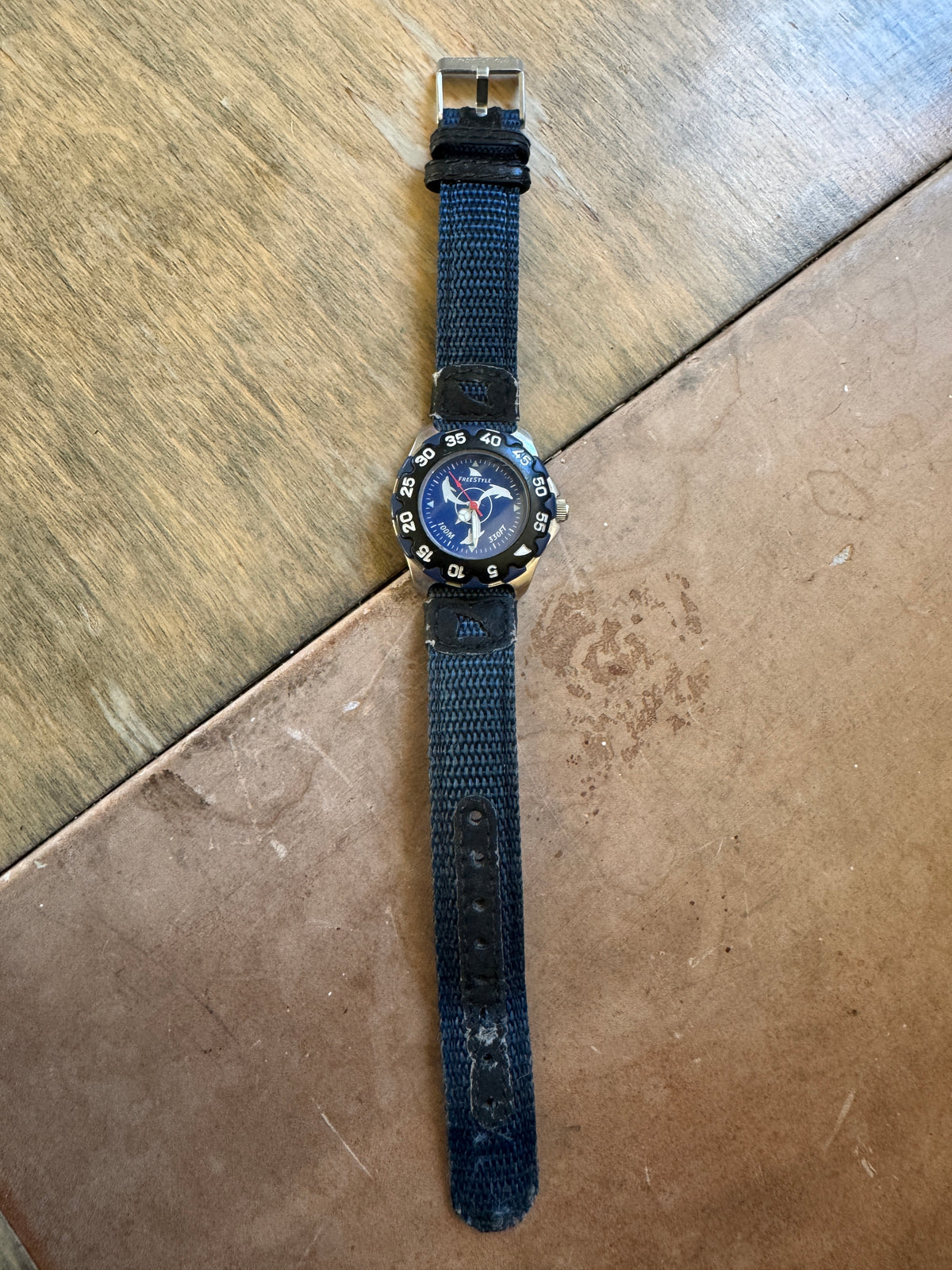 Freestyle Women's Dolphin Dial Quartz Watch 32mm Blue