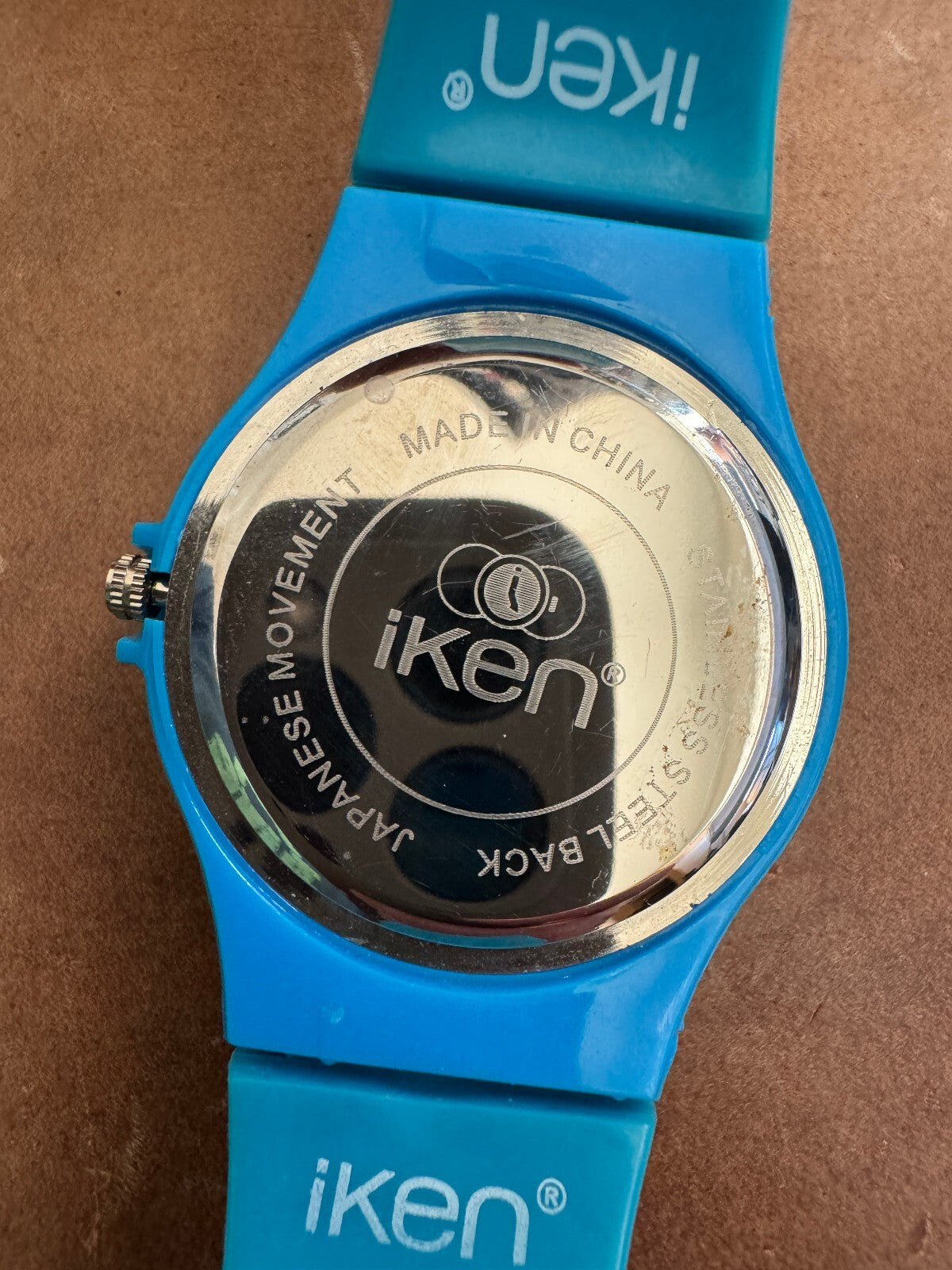 iKen Quartz Watch – Red Sunburst Dial – Blue Silicone Strap