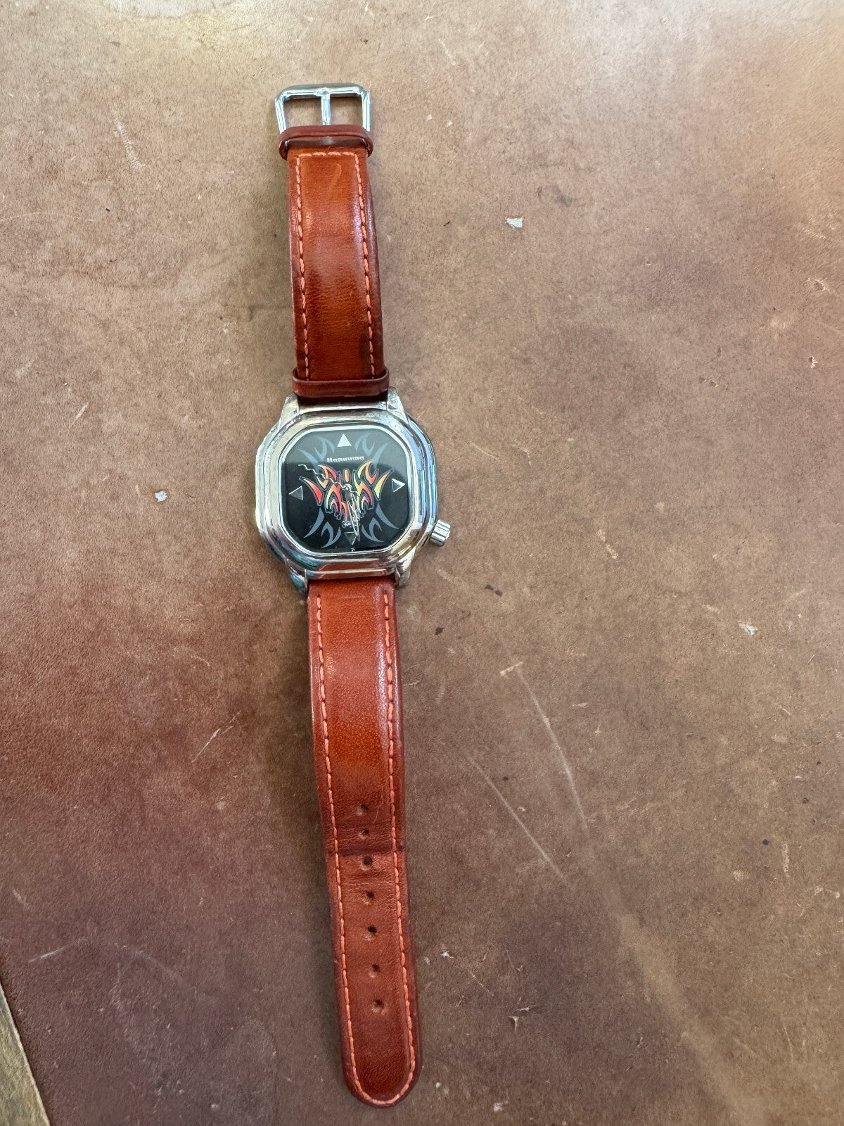 Hanauma D6098-03B Retro Shark Watch – Japanese Quartz – Crazy Hands