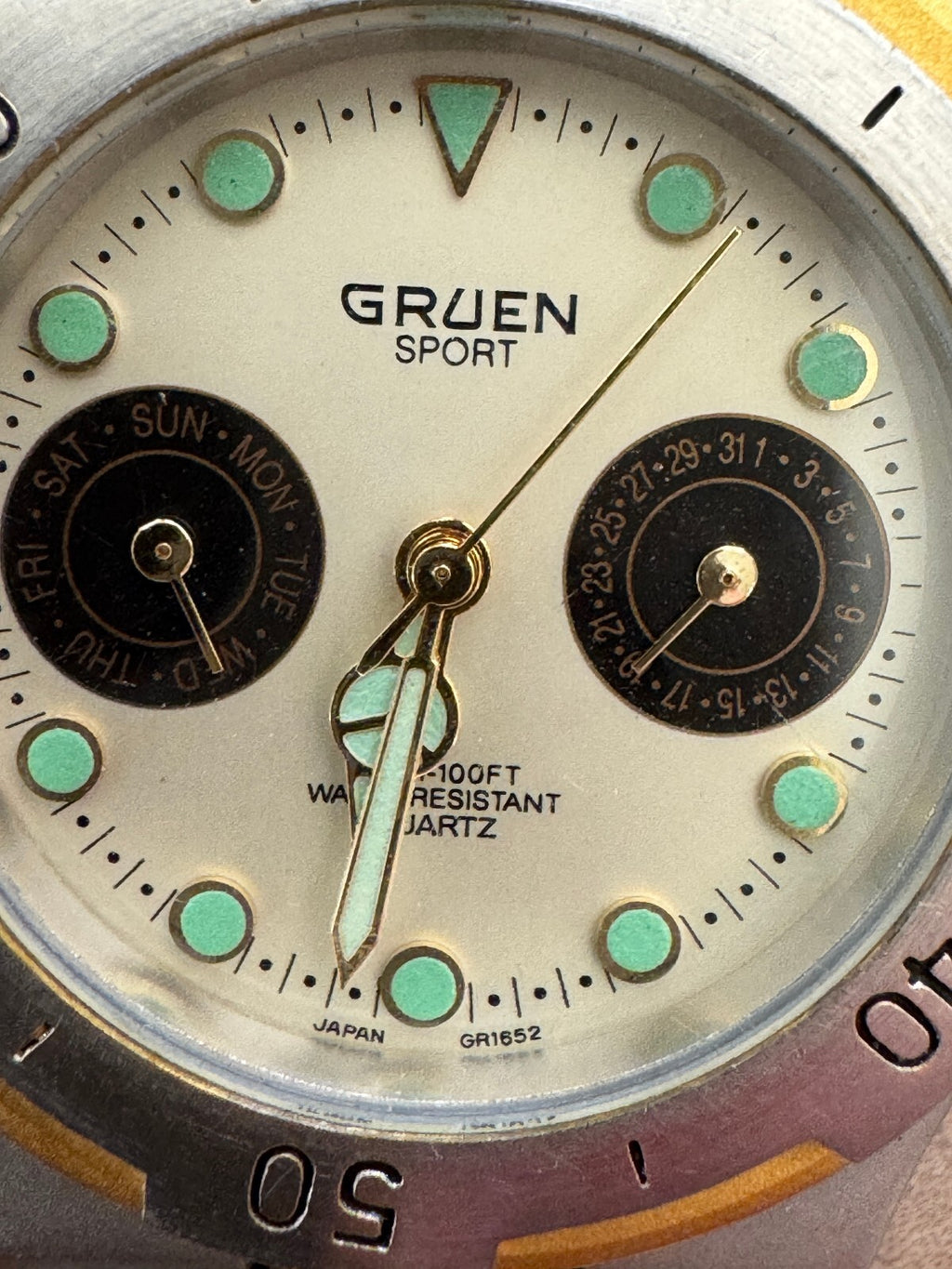 Vintage Gruen Sport 293-VX36 Quartz Two-Tone Calendar Watch 100FT WR