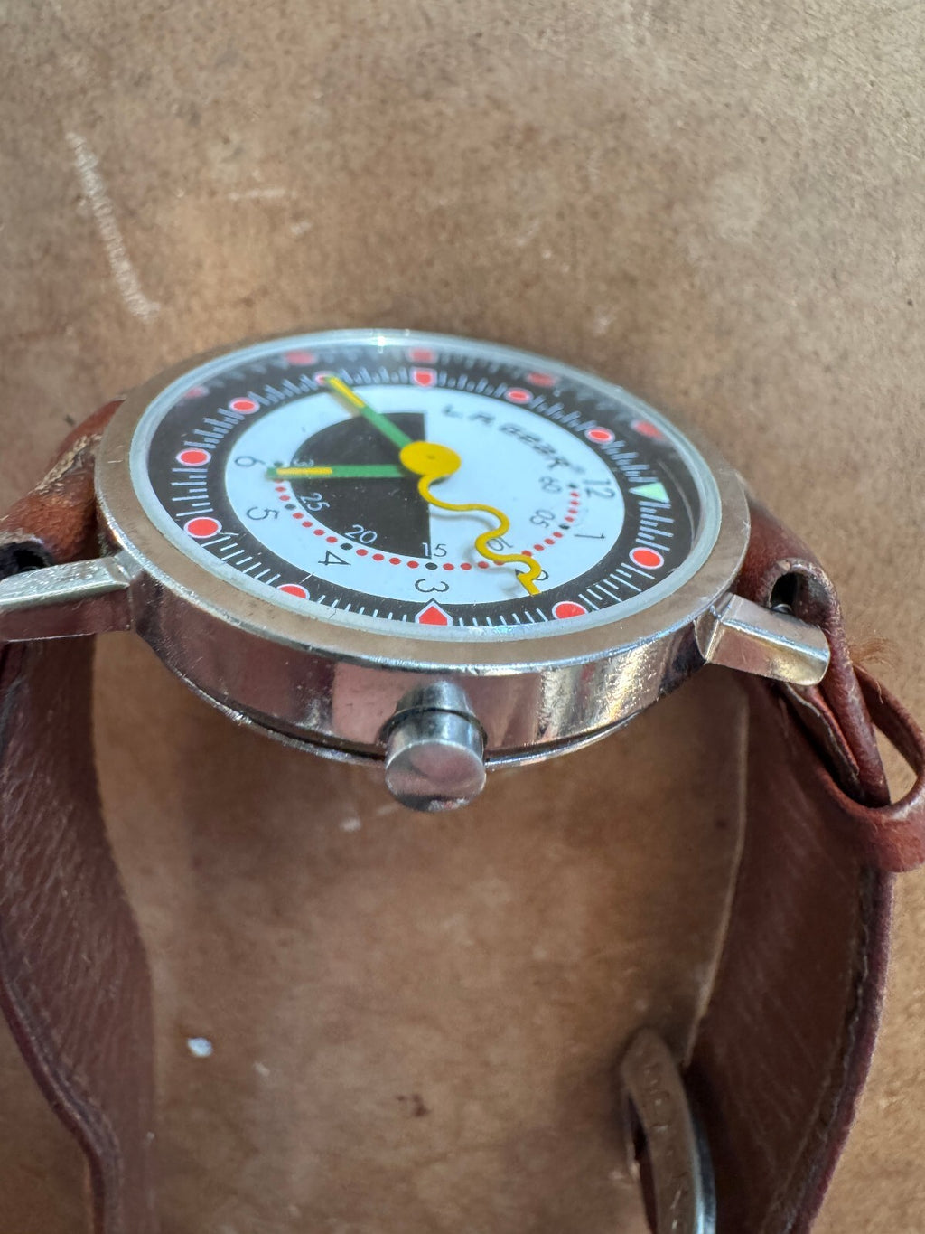 L.A. Gear Vintage Quartz Watch – Original Leather Strap – 1980s/90s Retro