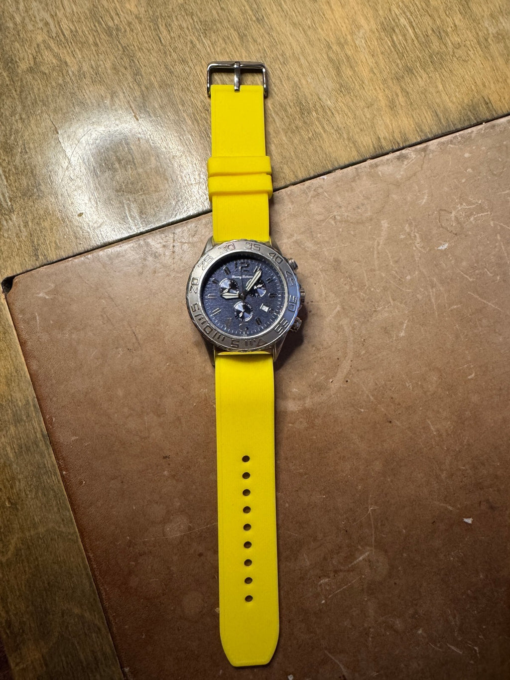 Tommy Bahama Swiss Quartz TB1035U54 Watch – Running/Needs Crystal – Parts/Repair