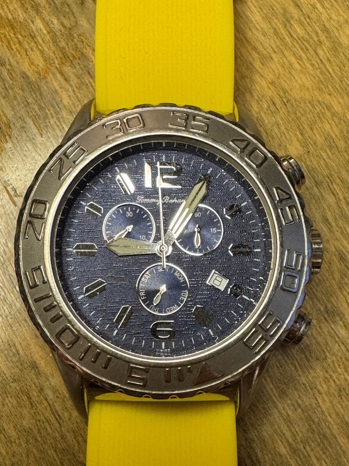 Tommy Bahama Swiss Quartz TB1035U54 Watch – Running/Needs Crystal – Parts/Repair
