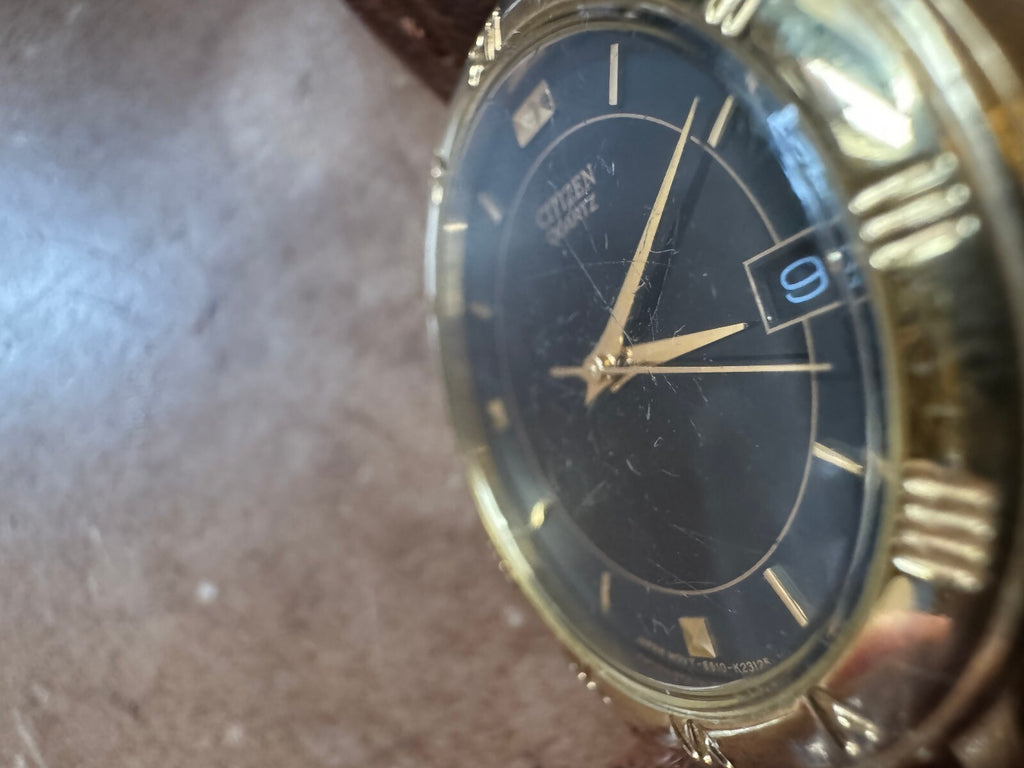 Vintage Citizen Quartz 5510 Black Dial Gold Tone Roman Bezel Date Watch – Japan