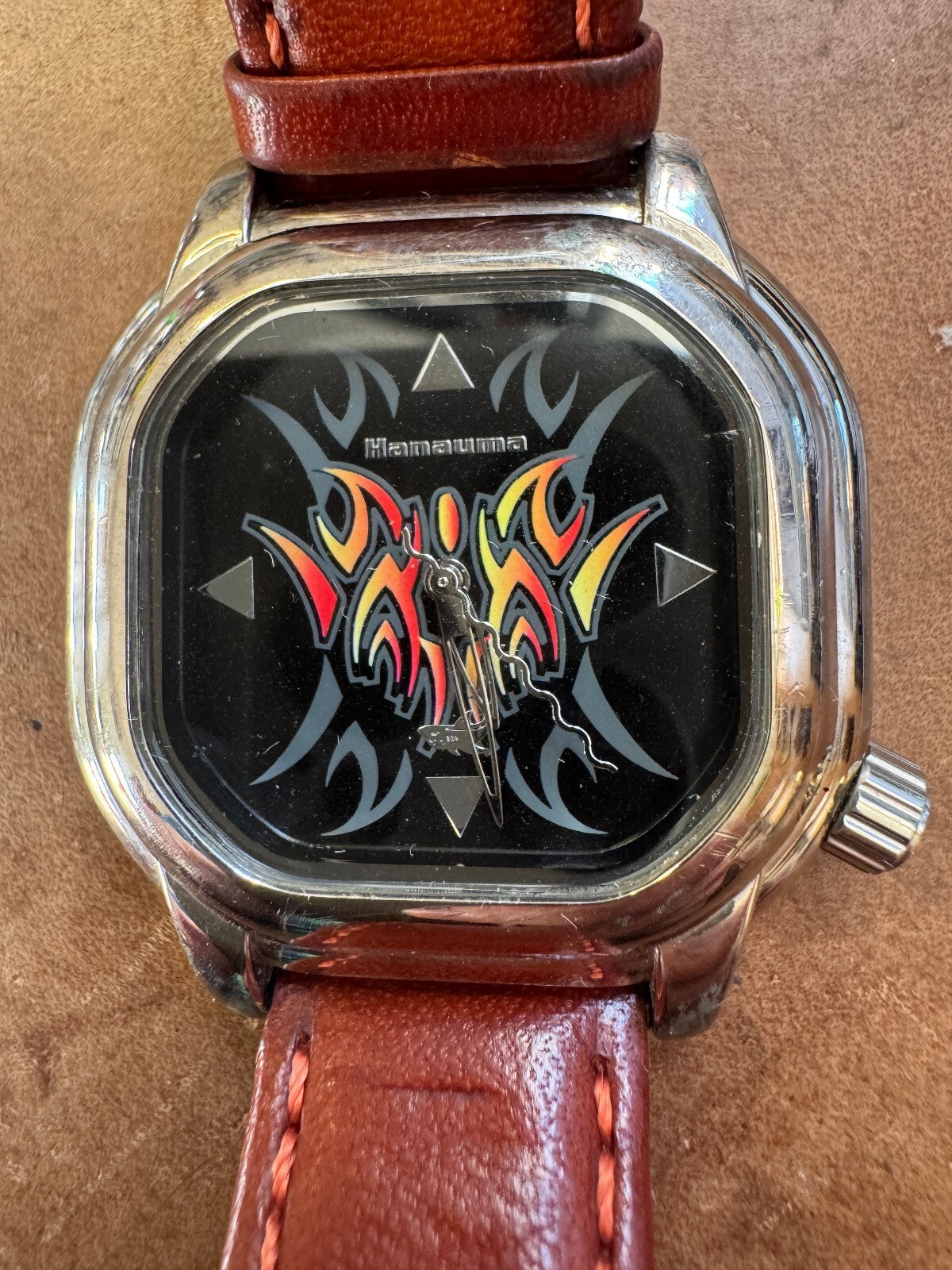 Hanauma D6098-03B Retro Shark Watch – Japanese Quartz – Crazy Hands
