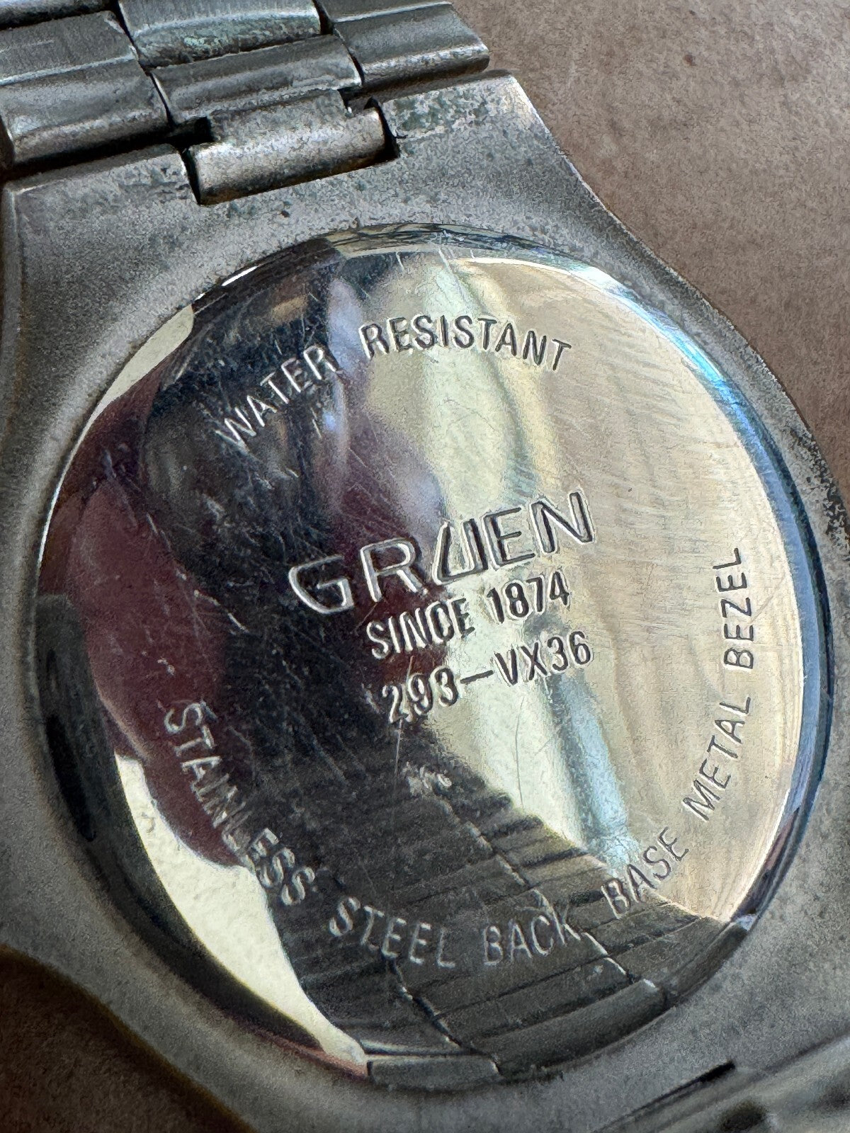 Vintage Gruen Sport 293-VX36 Quartz Two-Tone Calendar Watch 100FT WR