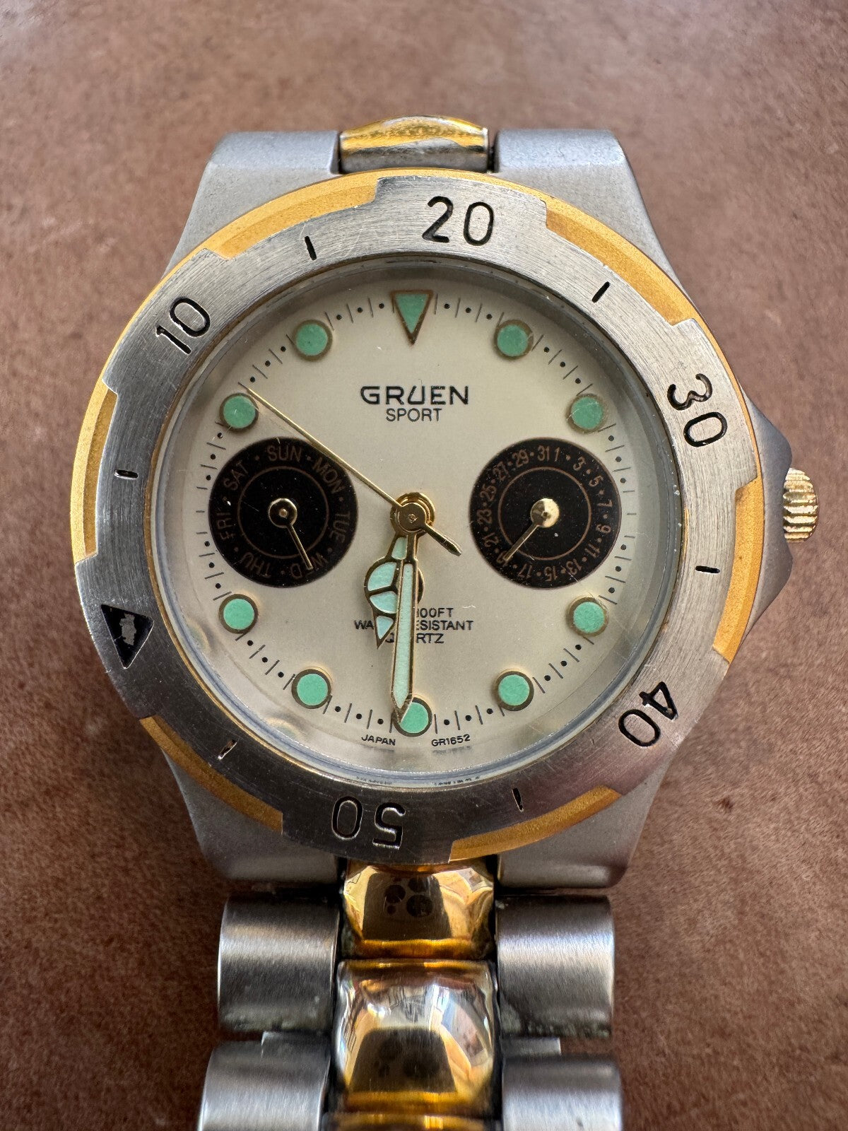 Vintage Gruen Sport 293-VX36 Quartz Two-Tone Calendar Watch 100FT WR