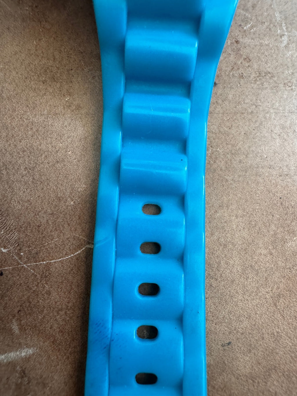 iKen Quartz Watch – Red Sunburst Dial – Blue Silicone Strap