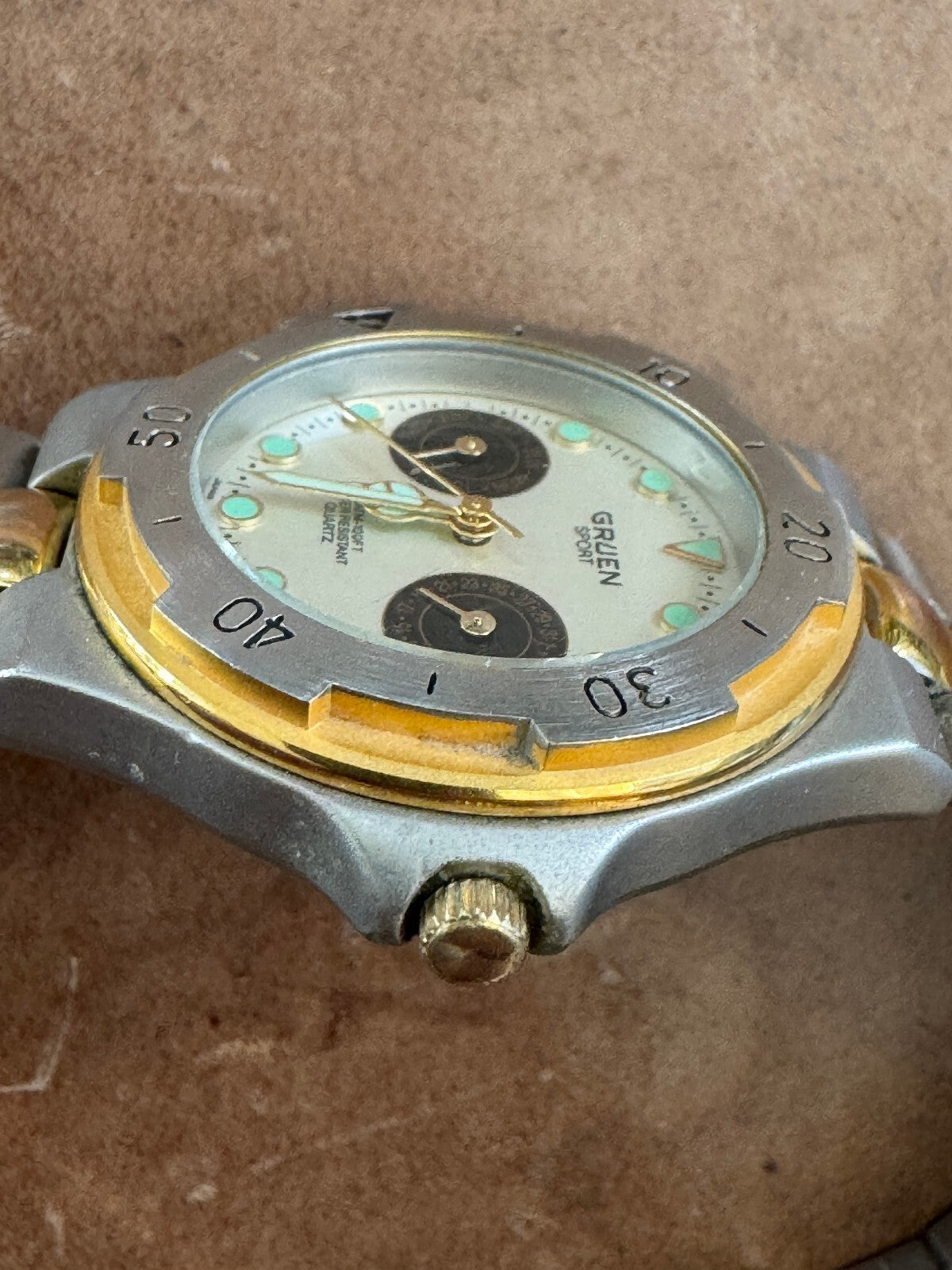 Vintage Gruen Sport 293-VX36 Quartz Two-Tone Calendar Watch 100FT WR