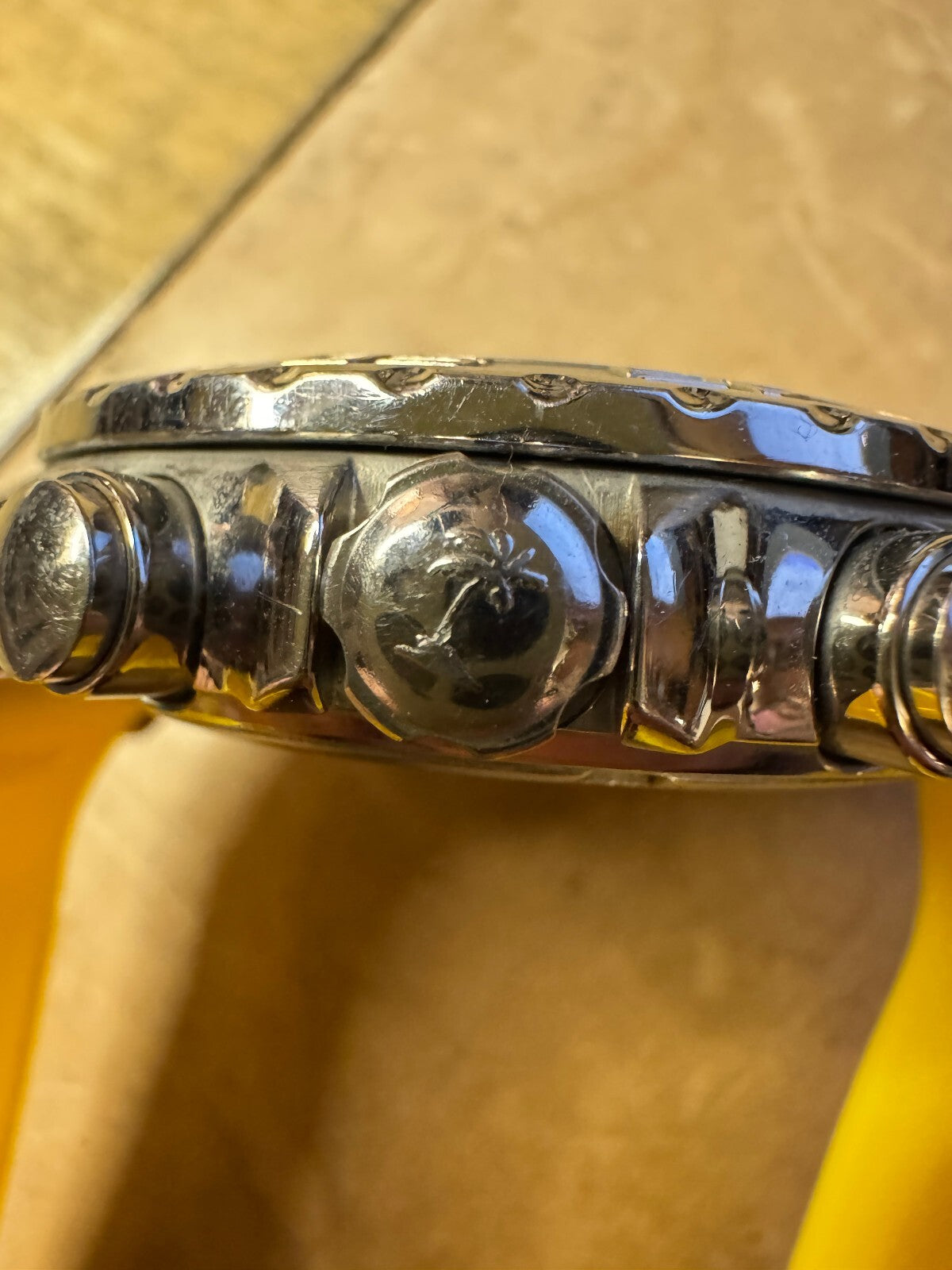 Tommy Bahama Swiss Quartz TB1035U54 Watch – Running/Needs Crystal – Parts/Repair