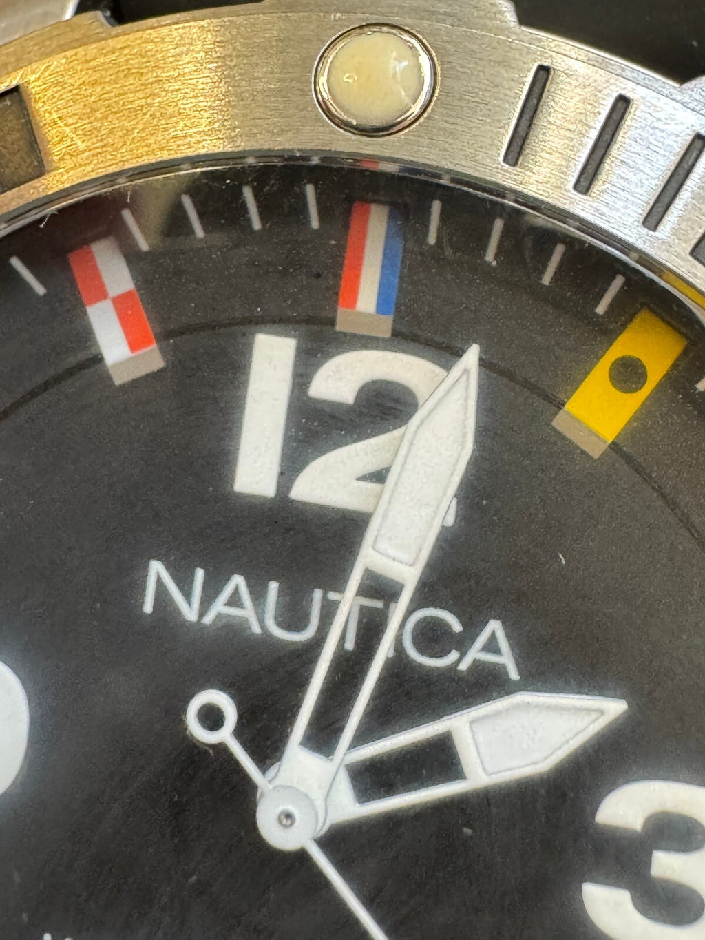 Nautica BFD 101 N12565G Men’s Quartz Watch – Signal Flag Dial – 100M – 44mm